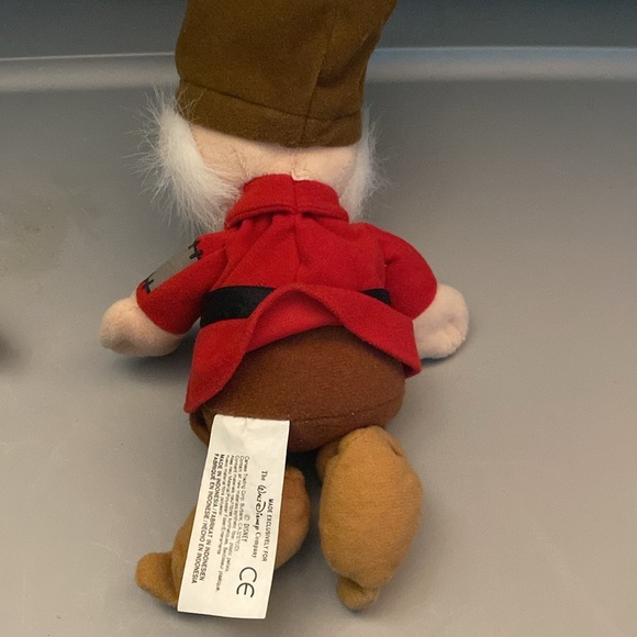 Happy and Grumpy Snow White and the 7 dwarfs 7 inch bean bag - Picture 4 of 6